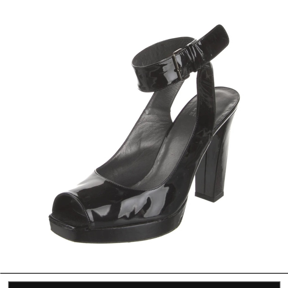 Stuart Weitzman
Patent Leather Sandals
Size 8 1/2